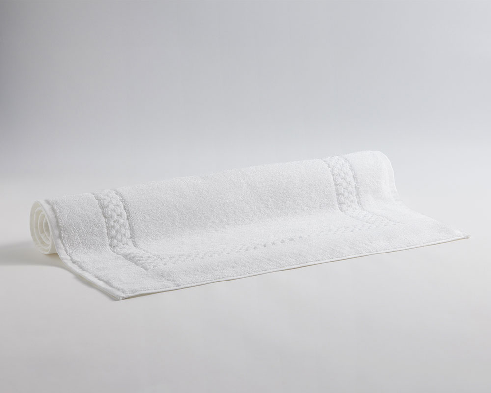 Towels and Bath Mats  Luxury Bedding, Linens, Fragrance, and More From The  Ritz-Carlton