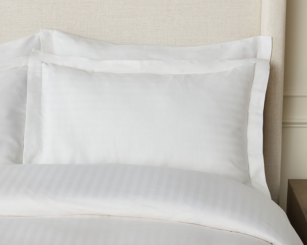 Hotel Stripe Bed & Bedding Set - Discover Luxury Hotel Amenities, Home  Decor Essentials, and Bedding from The Ritz-Carlton